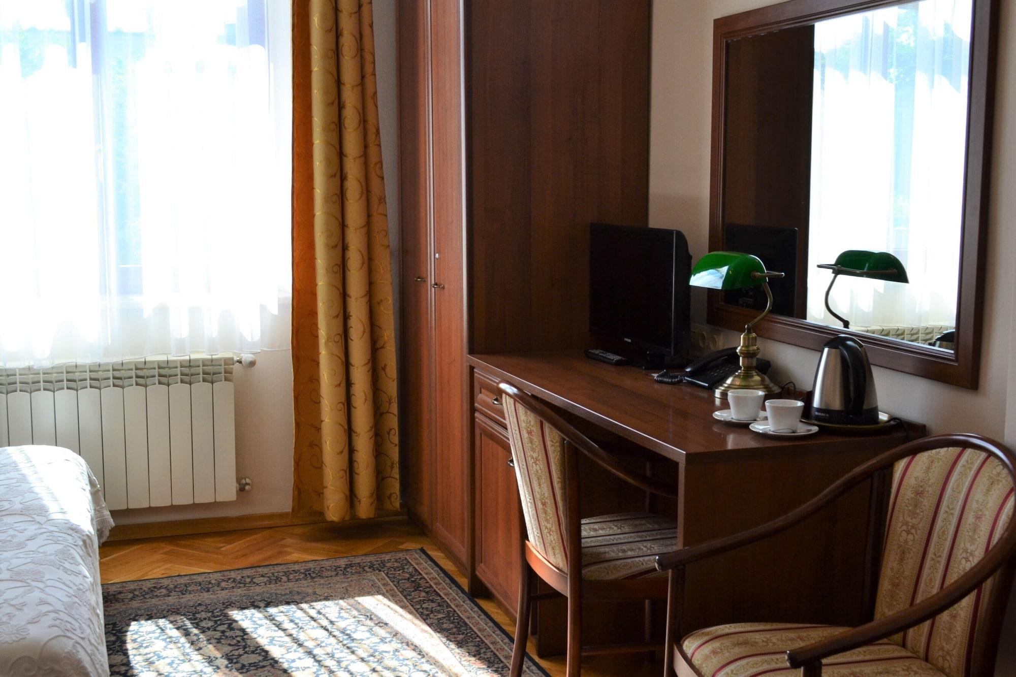 Aparthotel Basztowa Cracovia Esterno foto