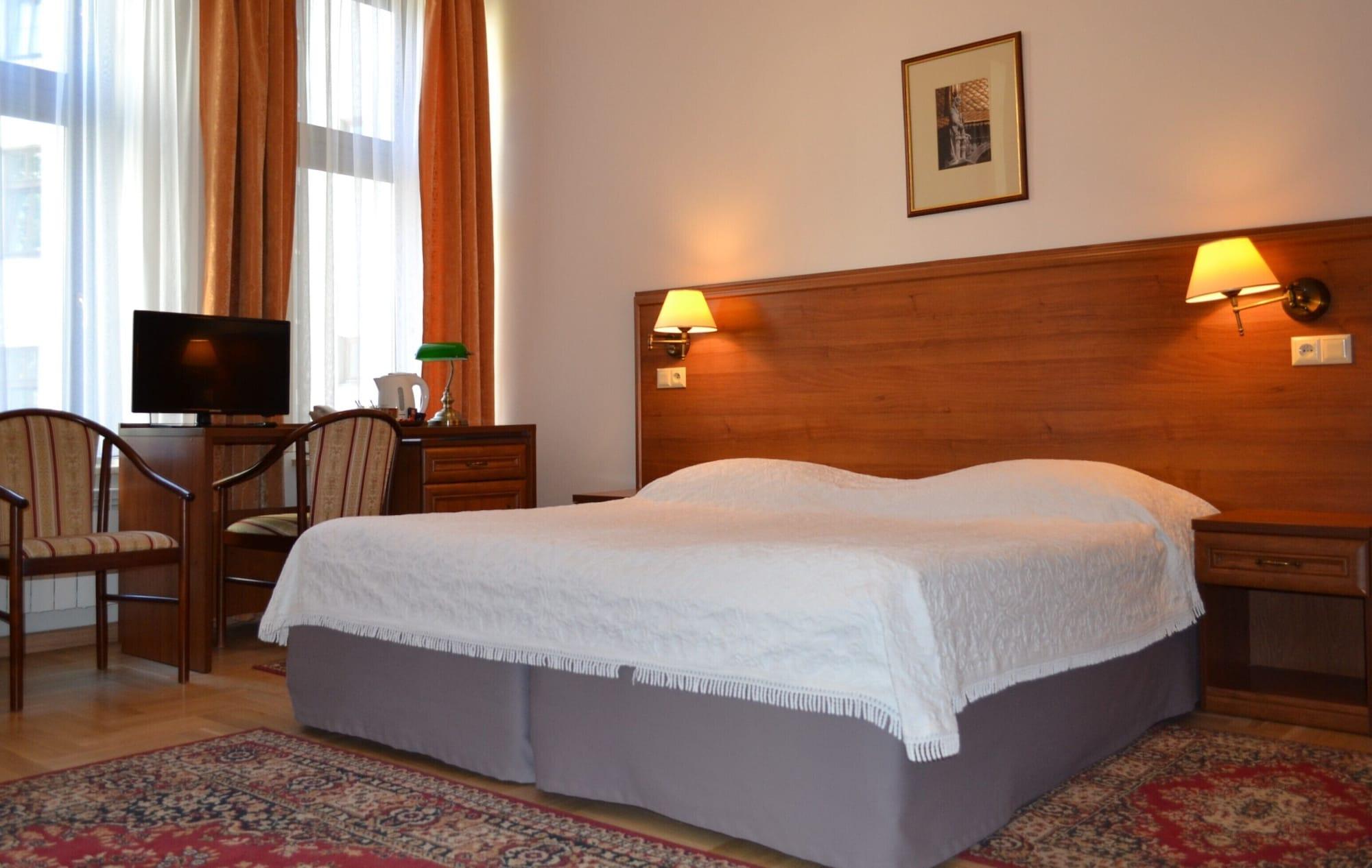Aparthotel Basztowa Cracovia Esterno foto