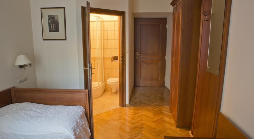 Aparthotel Basztowa Cracovia Esterno foto