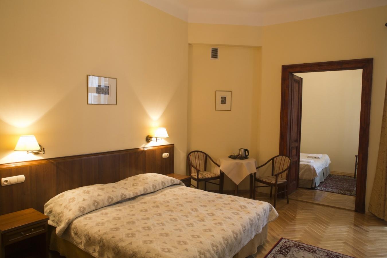Aparthotel Basztowa Cracovia Esterno foto