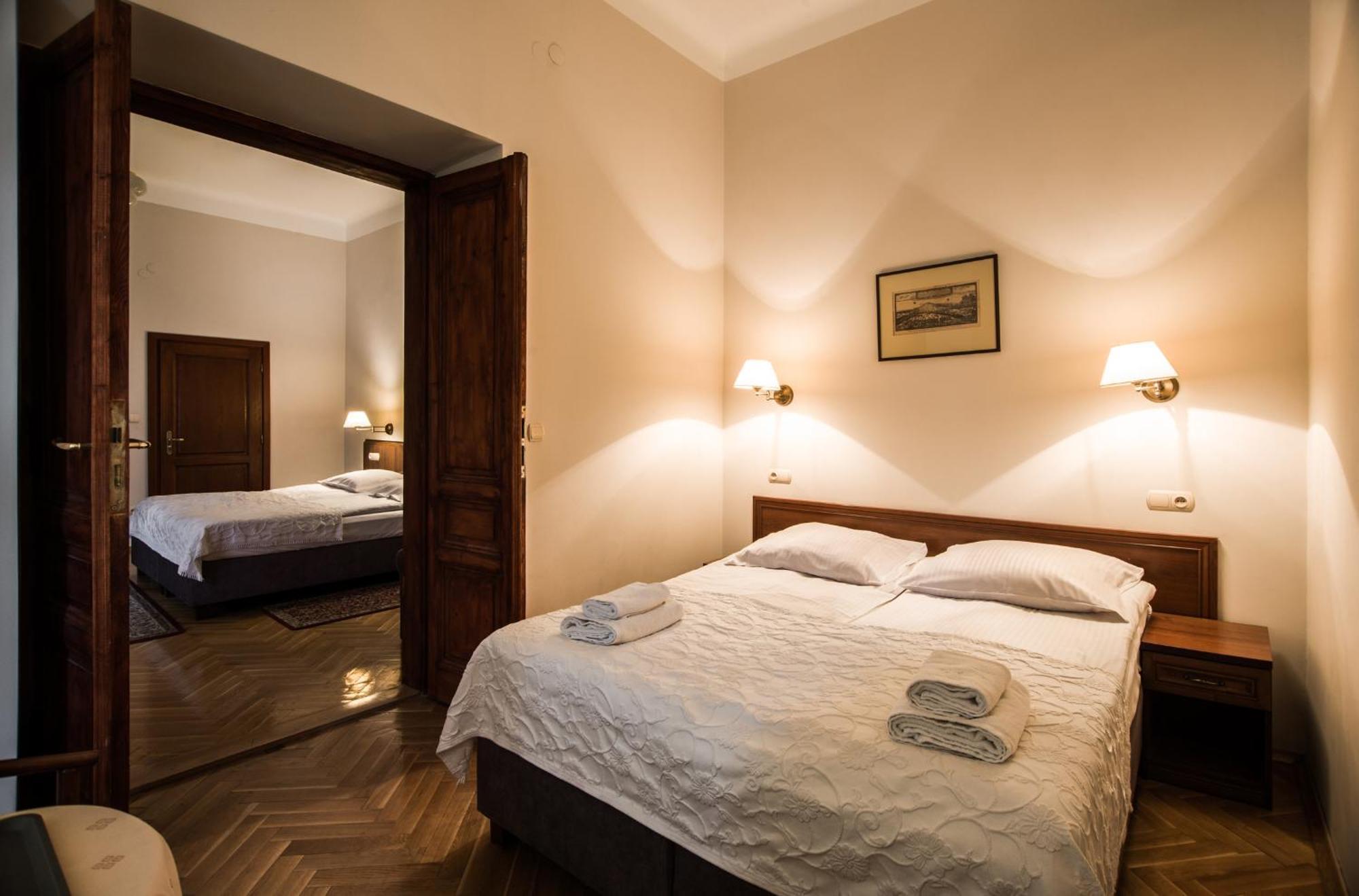 Aparthotel Basztowa Cracovia Esterno foto