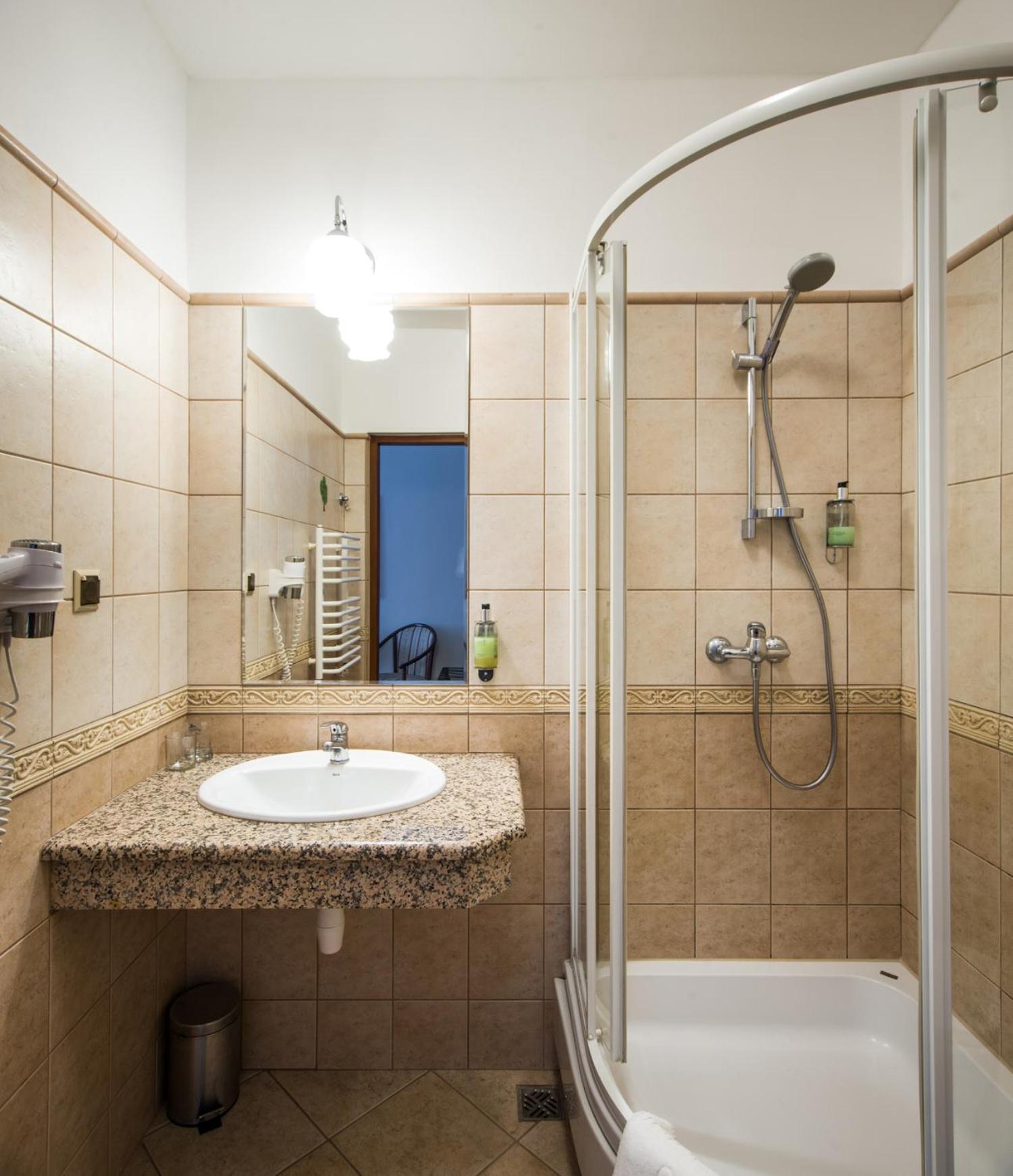 Aparthotel Basztowa Cracovia Esterno foto