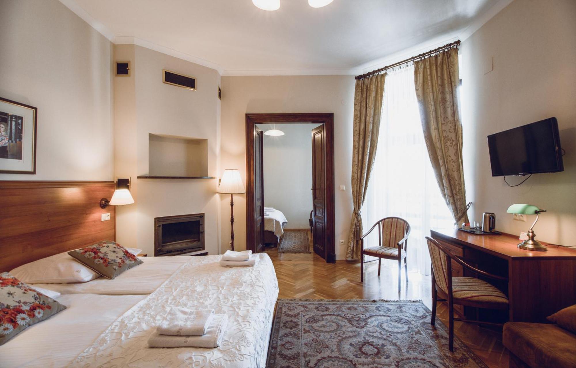 Aparthotel Basztowa Cracovia Esterno foto