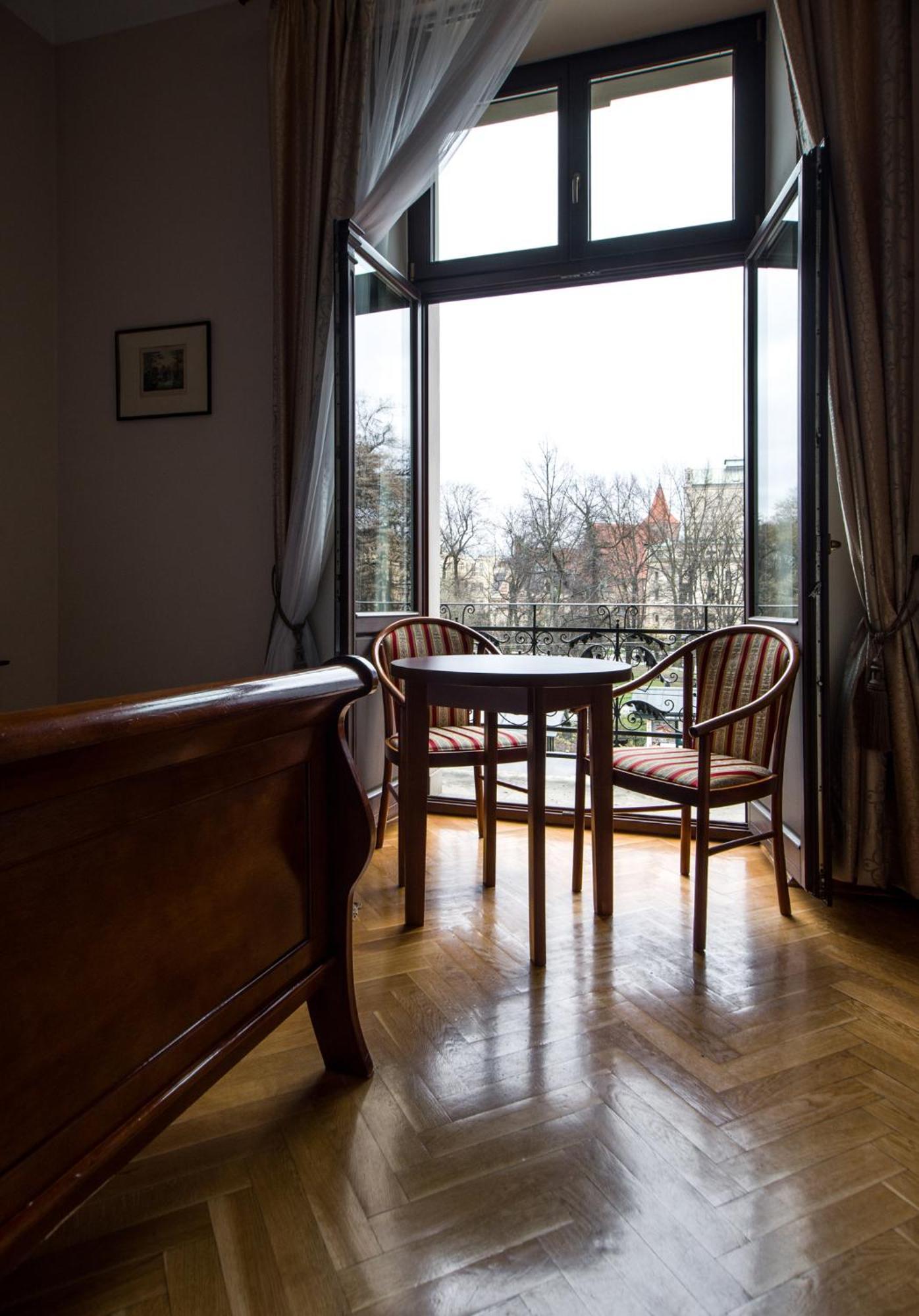 Aparthotel Basztowa Cracovia Esterno foto