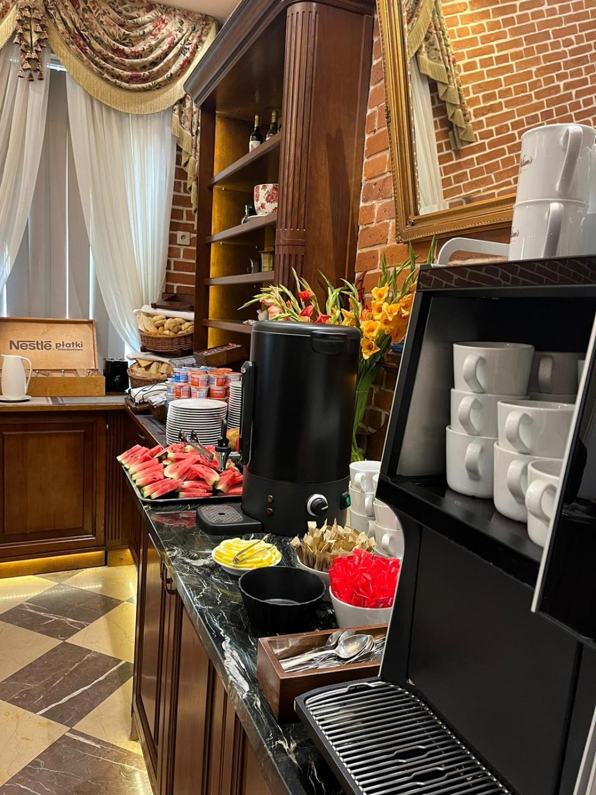 Aparthotel Basztowa Cracovia Esterno foto