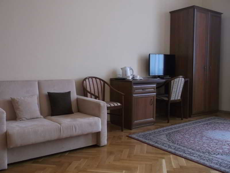 Aparthotel Basztowa Cracovia Esterno foto